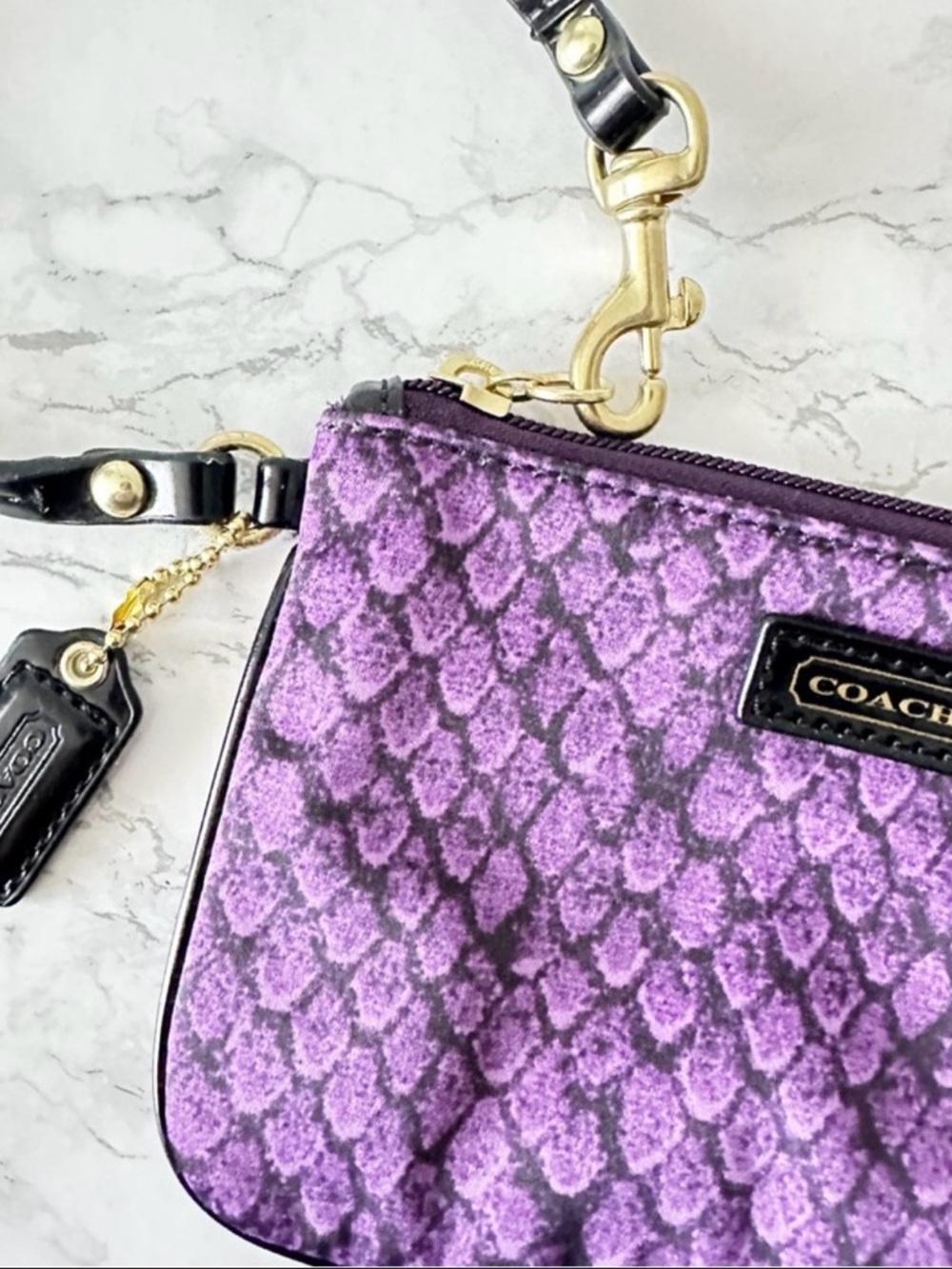 Coach Purple Patterned Wristlet Like NEW - Picture 2 of 8